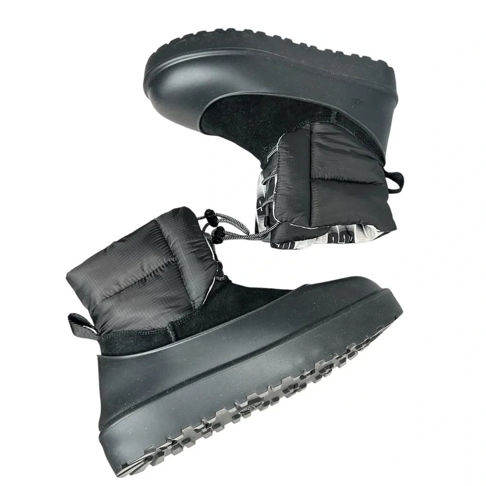UGG toggle closure